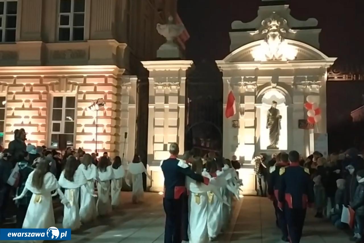 Polonez na Krakowskim Przedmieściu | fot. youtube.com/@Słońce_H2O