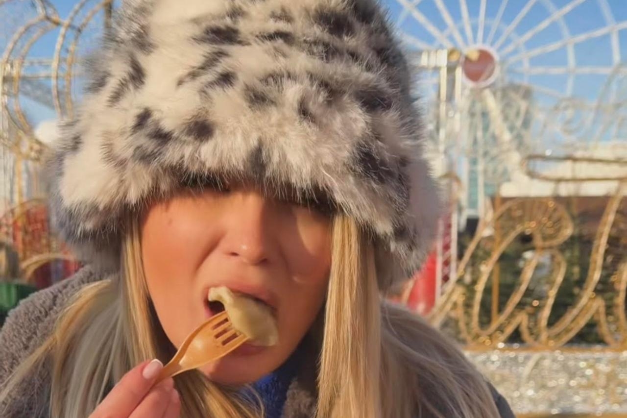 Natalia Maszkowska na jarmarku świątecznym na Placu Defilad w Warszawie | fot. instagram.com/nathallae