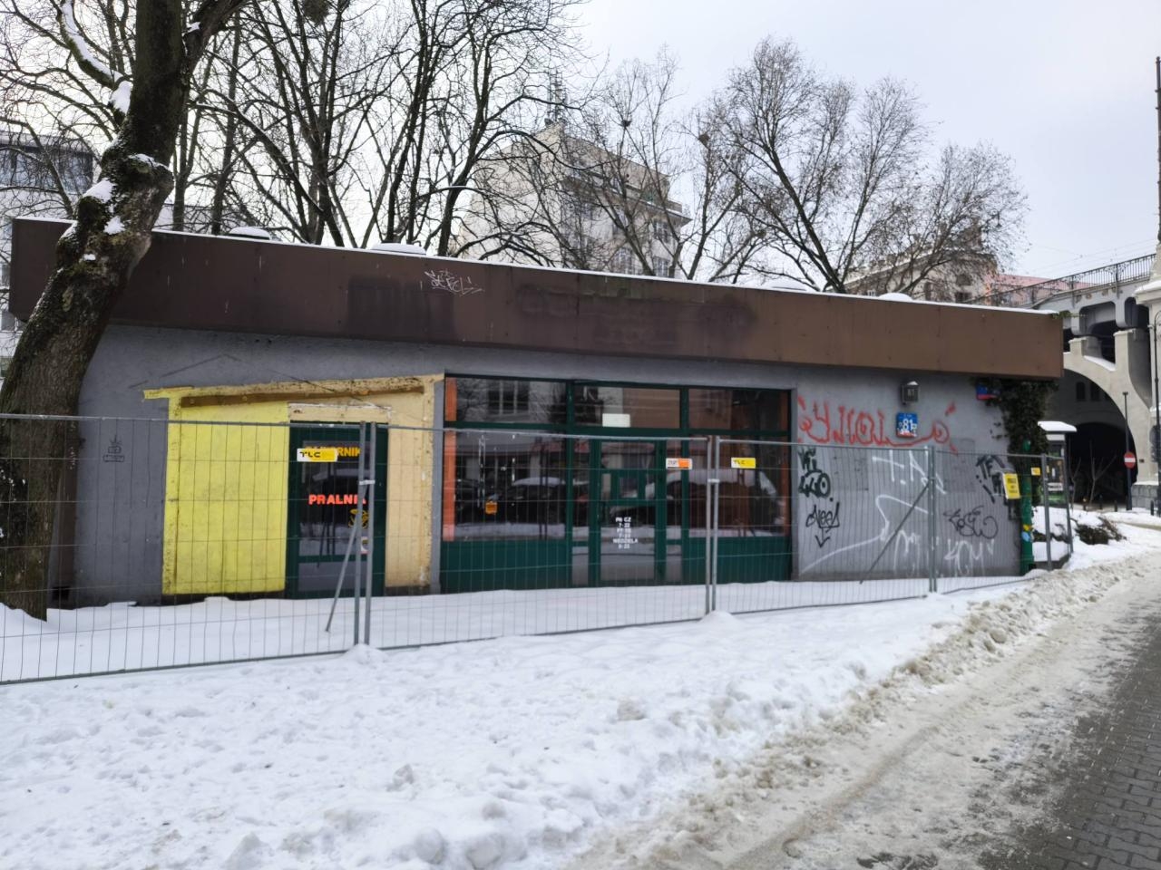 rozbiórka budynków przy ul. Solec na warszawskim Powiślu | fot. Karl L./facebook