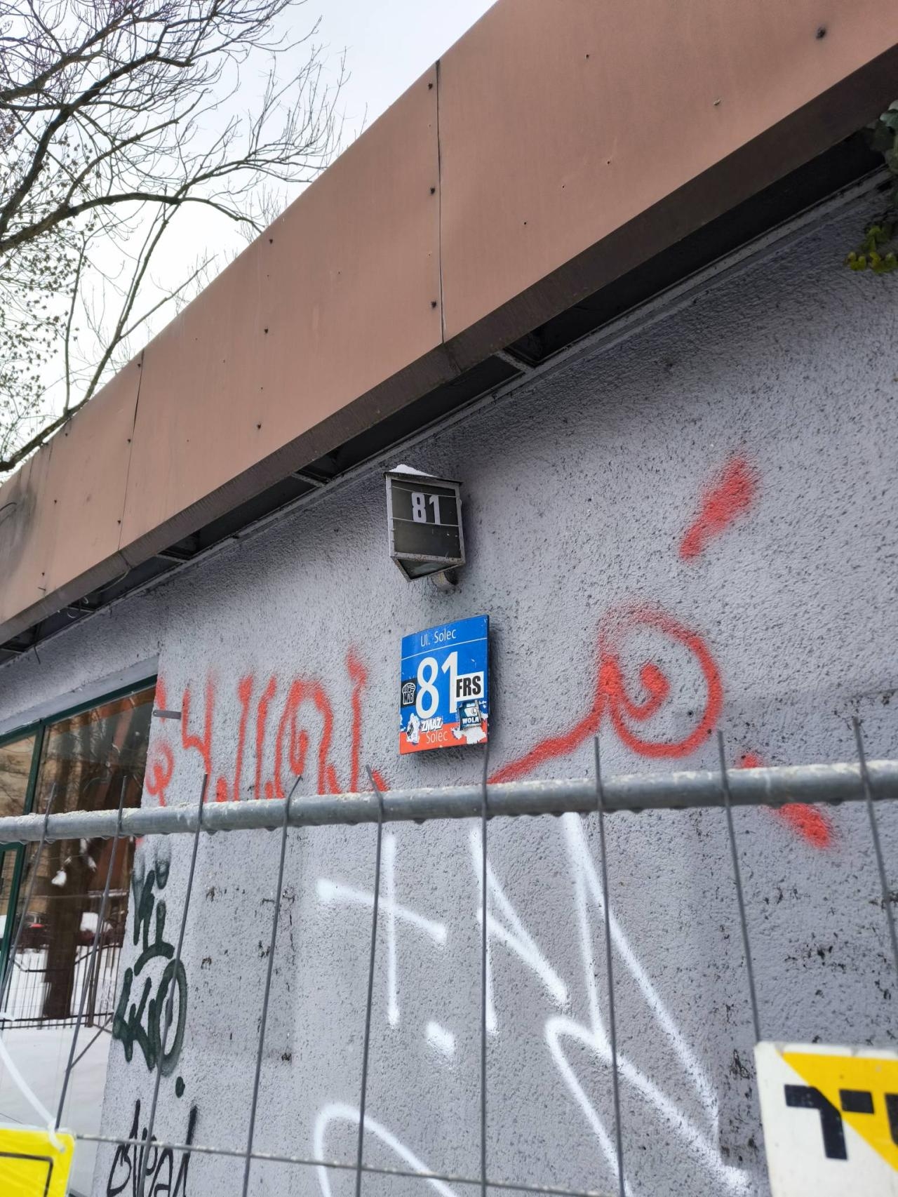 rozbiórka budynków przy ul. Solec na warszawskim Powiślu | fot. Karl L./facebook