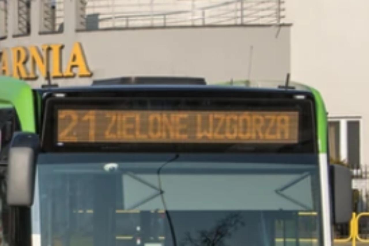 autobus, który jedzie na Zielone Wzgórza w Białymstoku | fot. https://bialystok.fandom.com/pl/wiki/21?file=21_O530G_C2_H.png