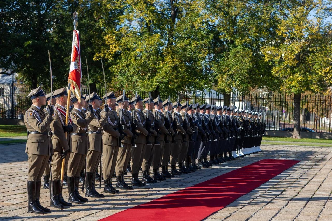 Pożegnalna wizyta prezydenta Estonii w Warszawie | fot. https://www.facebook.com/DowodztwoGarnizonuWarszawa