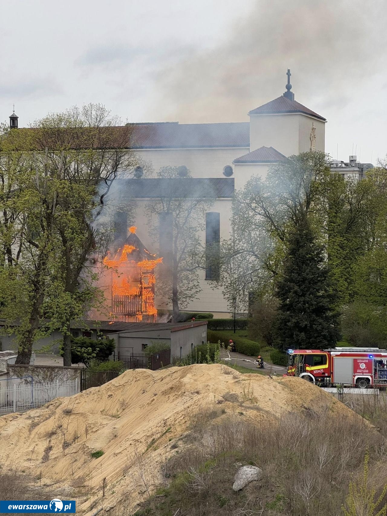 pożar dzwonnicy na Kamionku | fot. Tymoteusz Klara/facebook
