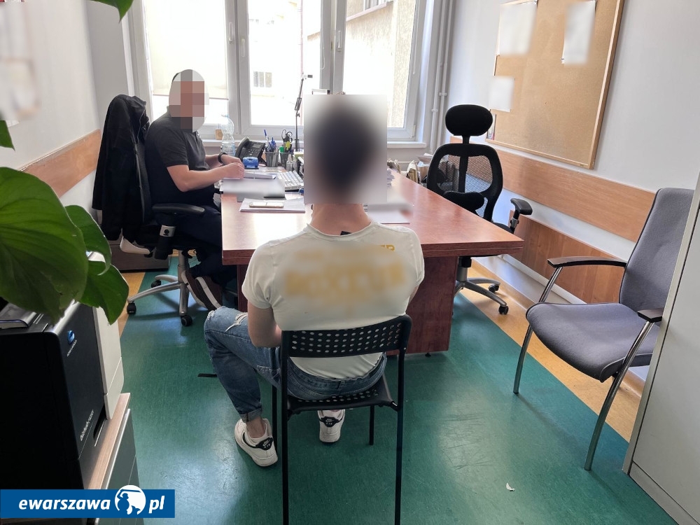 Rosjanin atakuje 21-latka | fot. wola.policja.gov.pl