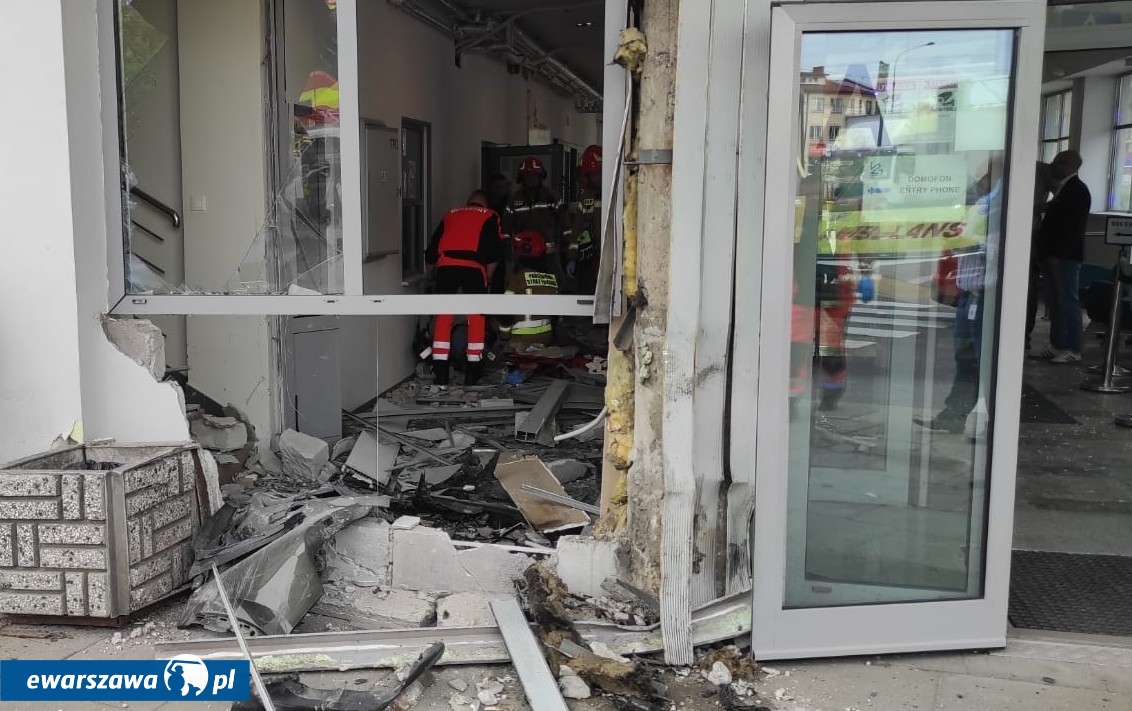 wypadek w Alei Krakowskiej | fot. Komenda Miejska PSP m.st. Warszawy