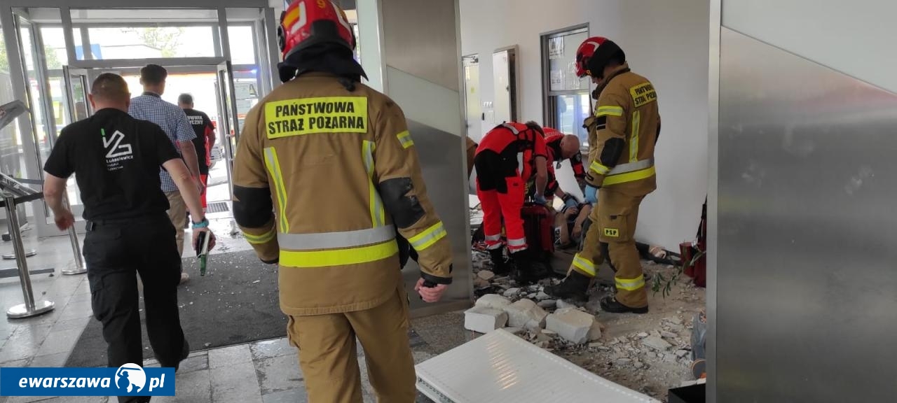 wypadek w Alei Krakowskiej | fot. Komenda Miejska PSP m.st. Warszawy