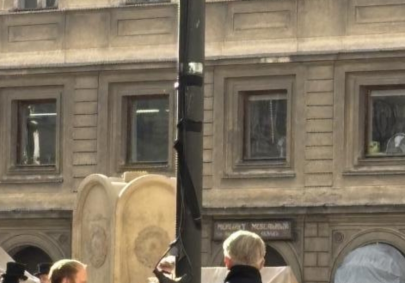 Bartłomiej Firlet na planie "Lalki" w Warszawie | fot. Bartosz Pańczyk