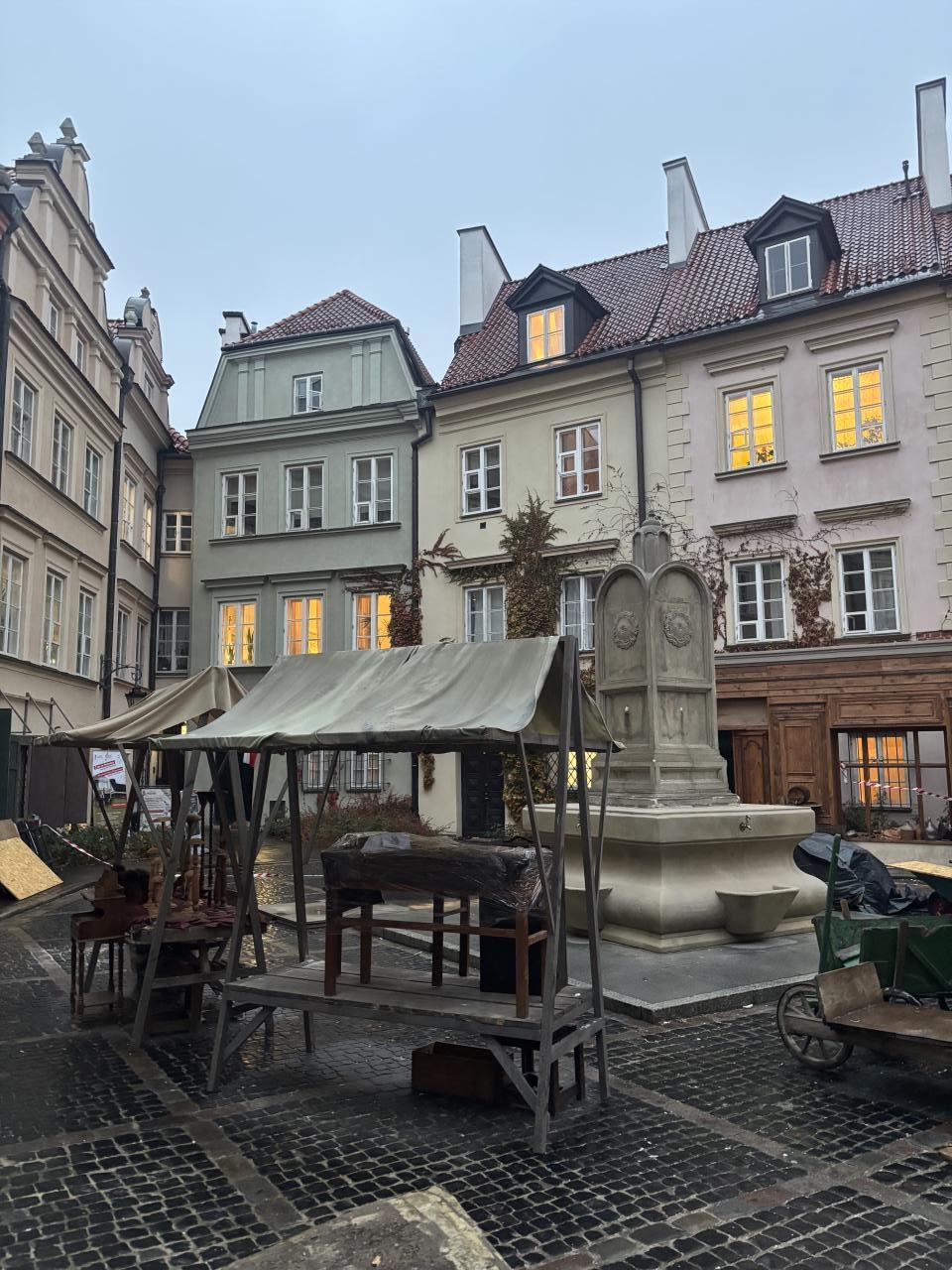 plan "Lalki" na Starym Mieście w Warszawie | fot. Bartosz Pańczyk