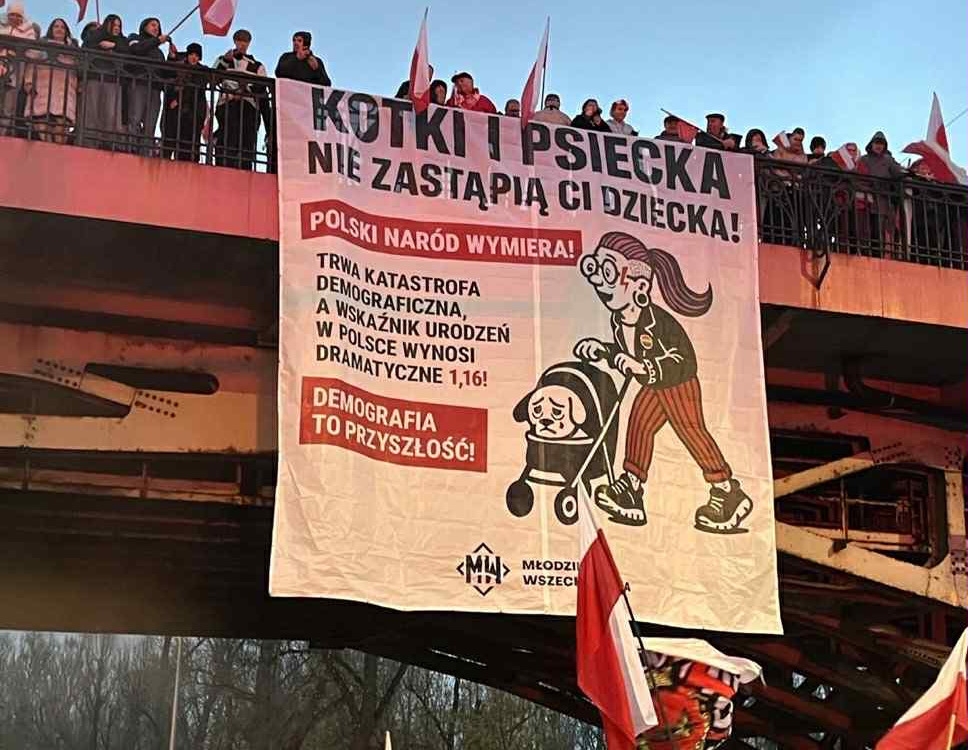 transparent na Marszu Niepodległości | fot. x.com/krzysztofbosak