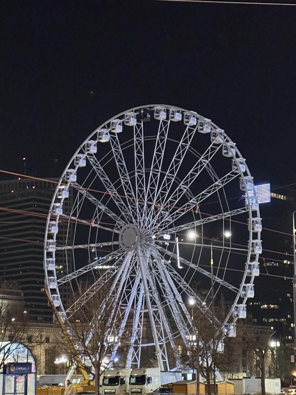 diabelski młyn pod Pałacem Kultury i Nauki | fot. Bartosz Pańczyk