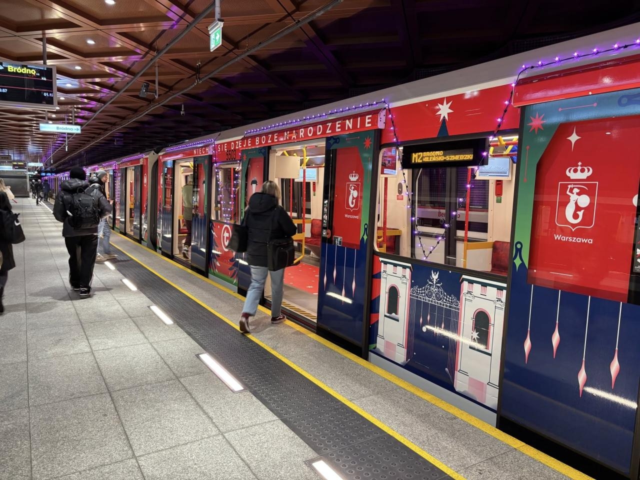 świąteczne metro w Warszawie | fot. Metro Warszawskie