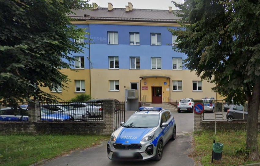 komisariat policji w Pionkach | fot. google stret view