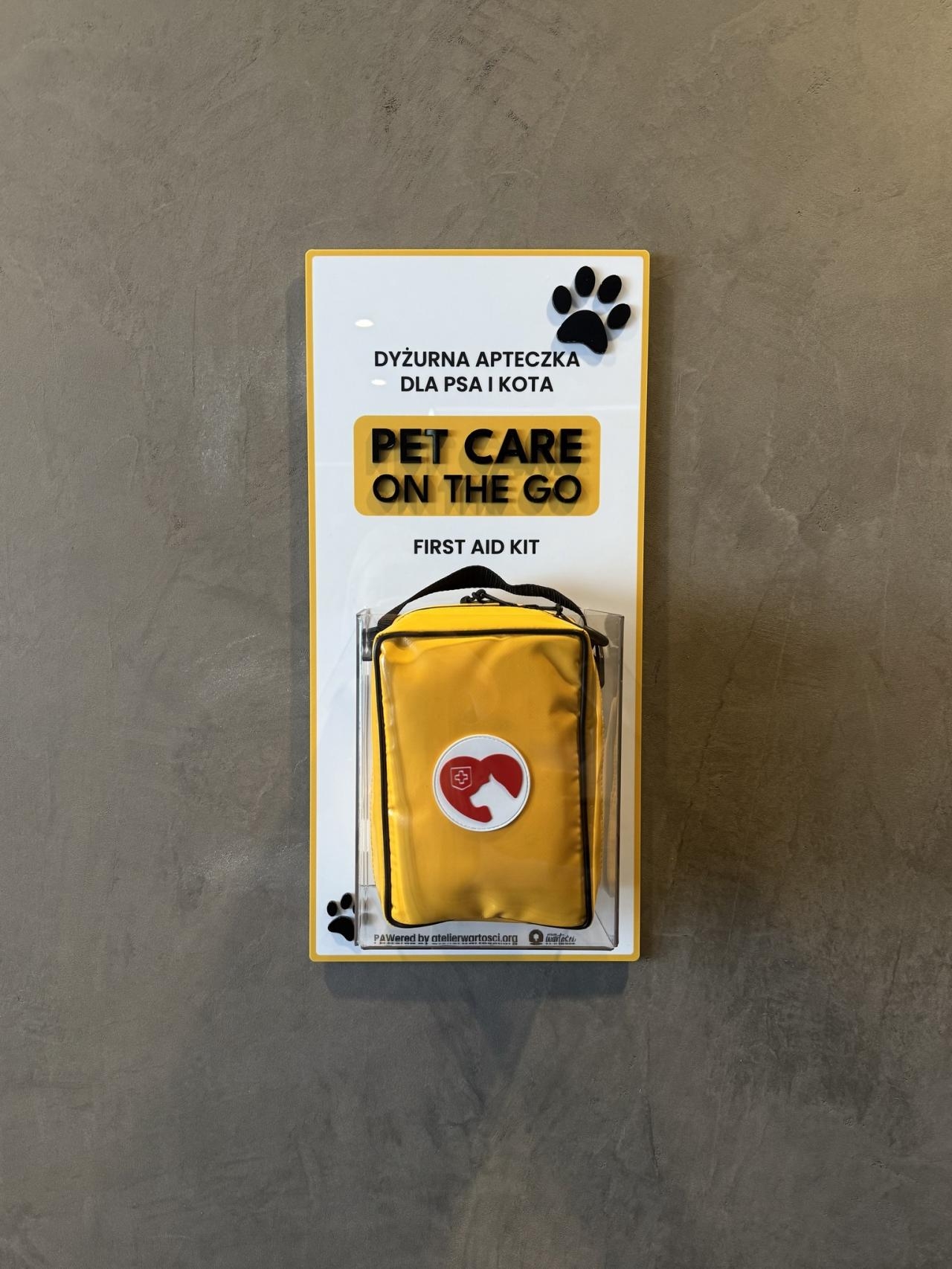 apteczki dla zwierząt na lotnisku Chopina w Warszawie | fot. facebook.com/LotniskoChopina