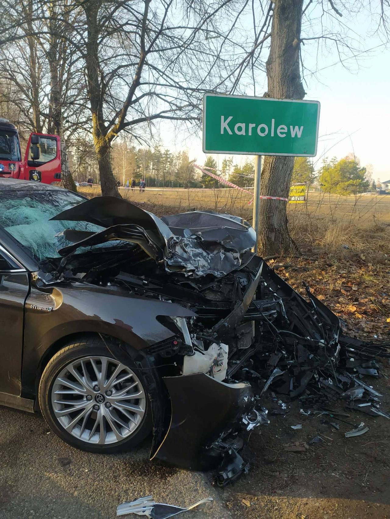 samochód zderzył się z motocyklem | fot. facebook.com/KomendaPowiatowaPSPWolomin