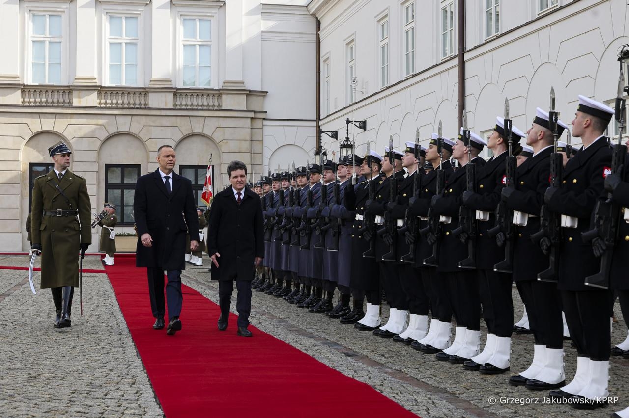 Karol Nawrocki z żoną przywitali parę prezydencką z Rumunii | fot. Przemysław Keler/KPRP