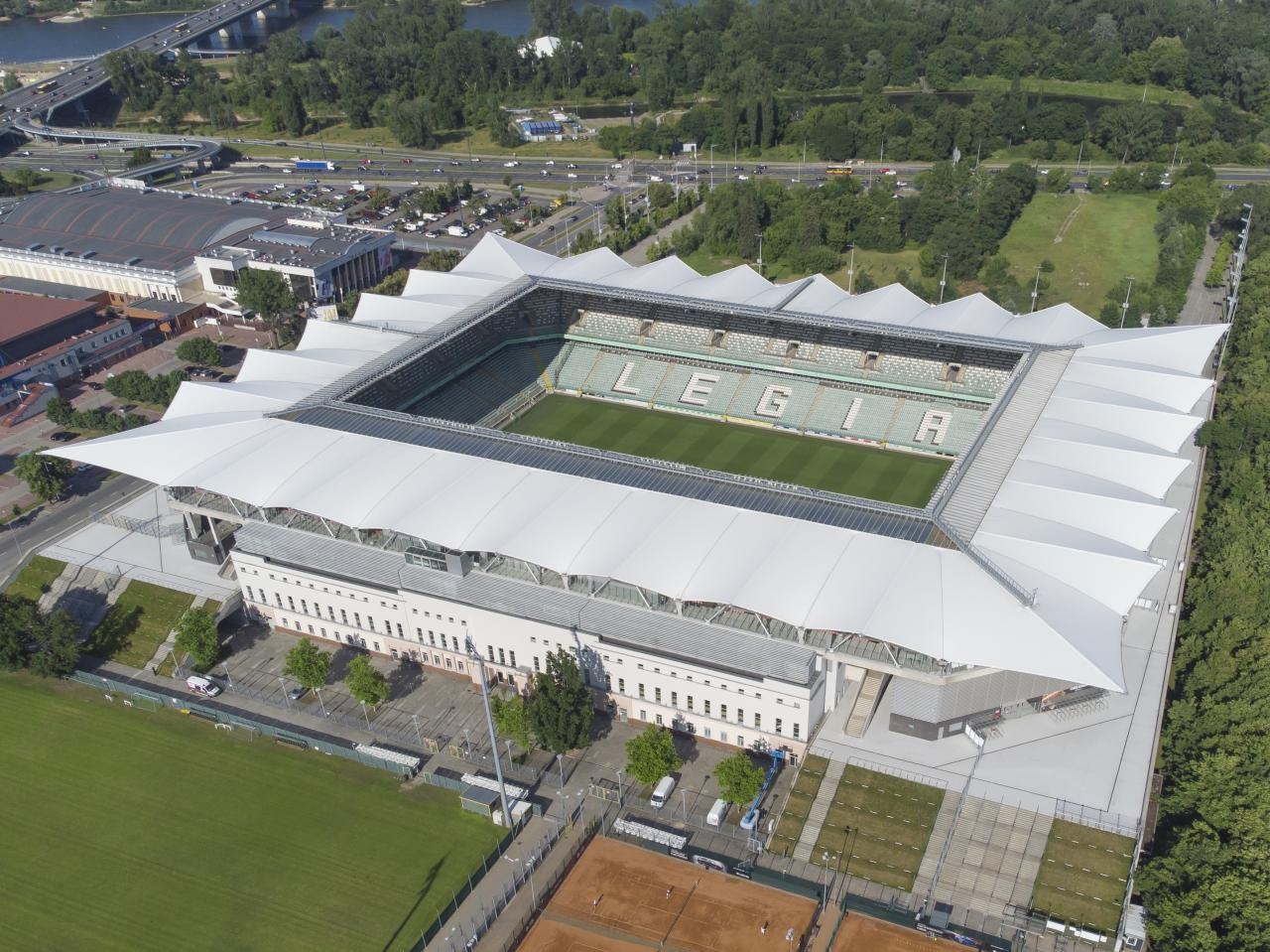 Stadion Legia Warszawa | fot. Autorstwa Emptywords - Praca własna, CC BY-SA 4.0, https://commons.wikimedia.org/w/index.php?curid=119824646