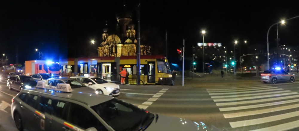 tramwaj do którego strzelał 22-latek w Warszawie | fot. praga-polnoc.policja.gov.pl