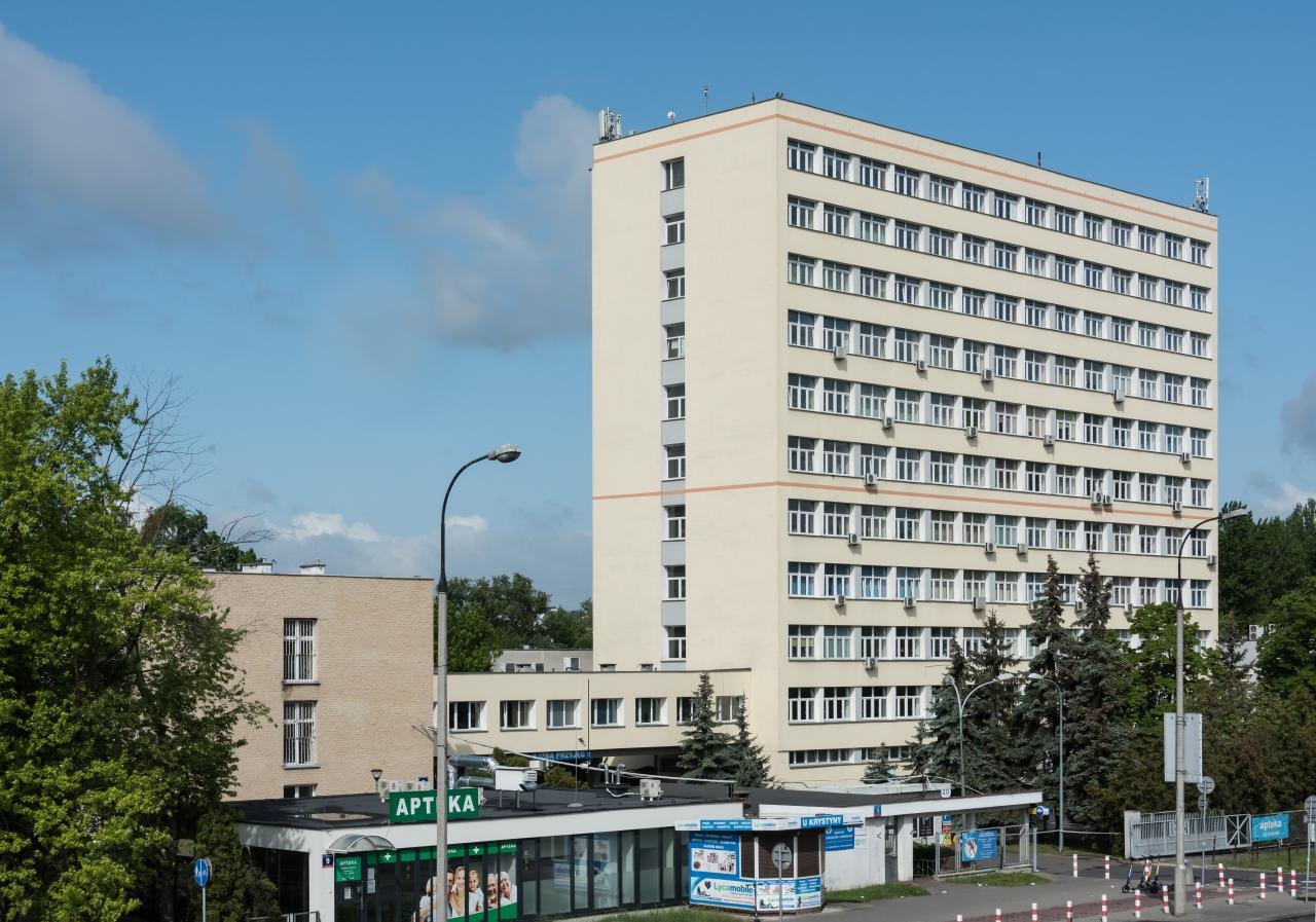 Kompleks Instytutu od strony ul. Sobieskiego | fot. Autorstwa Adrian Grycuk - Praca własna, CC BY-SA 3.0 pl, https://commons.wikimedia.org/w/index.php?curid=95200809