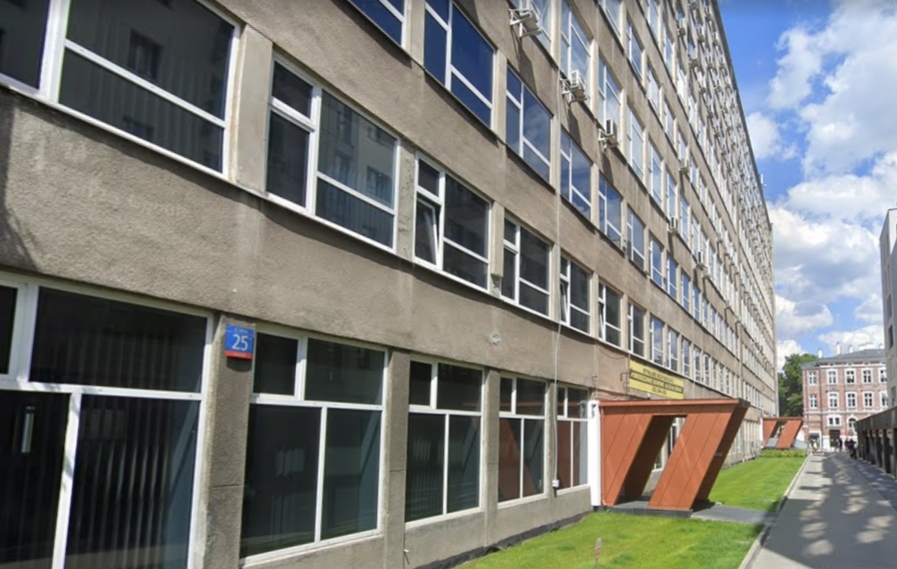 szkoła przy ul. Mińskiej 25 w Warszawie | fot. google stret view