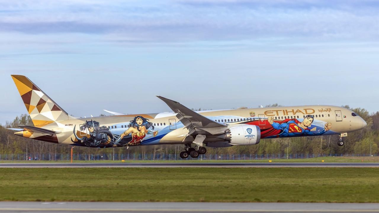 Boeing 787 Dreamliner linii Etihad Airways na lotnisku Chopina | fot. D.Kłosiński / facebook.com/LotniskoChopina