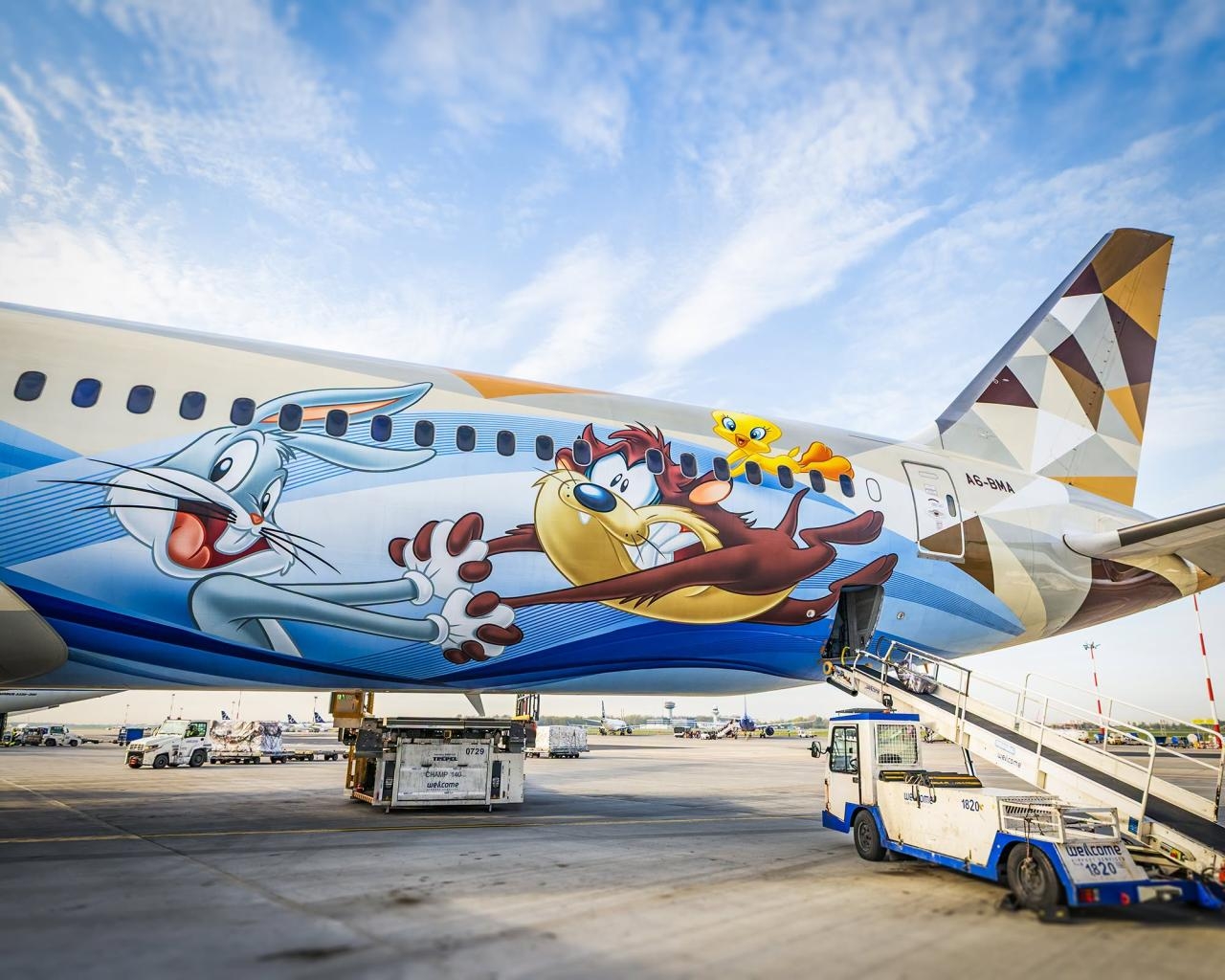 Boeing 787 Dreamliner linii Etihad Airways na lotnisku Chopina | fot. facebook.com/LotniskoChopina