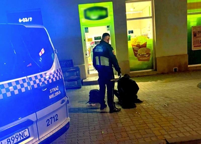 agresor, który na Pradze-Południe groził ekspedientce | fot. strazmiejska.waw.pl