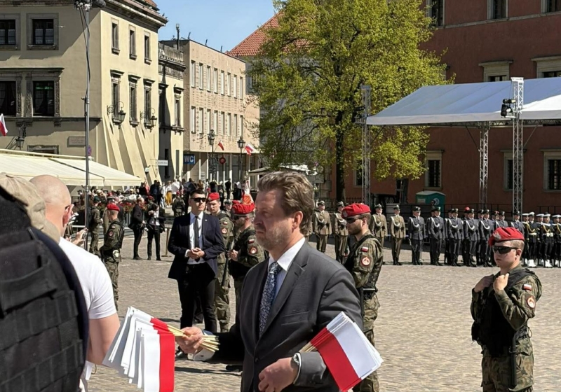 Dzień Flagi na placu Zamkowym w Warszawie | fot. Bartosz Pańczyk