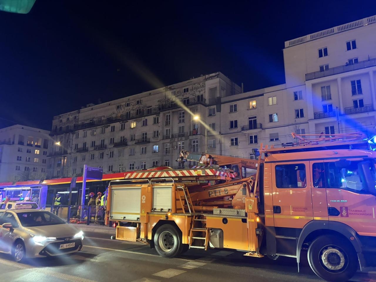 kobieta wpadła pod tramwaj przy Marszałkowskiej w Warszawie | fot. Bartosz Pańczyk