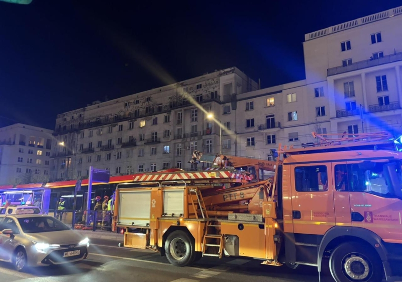 kobieta wpadła pod tramwaj przy Marszałkowskiej w Warszawie | fot. Bartosz Pańczyk