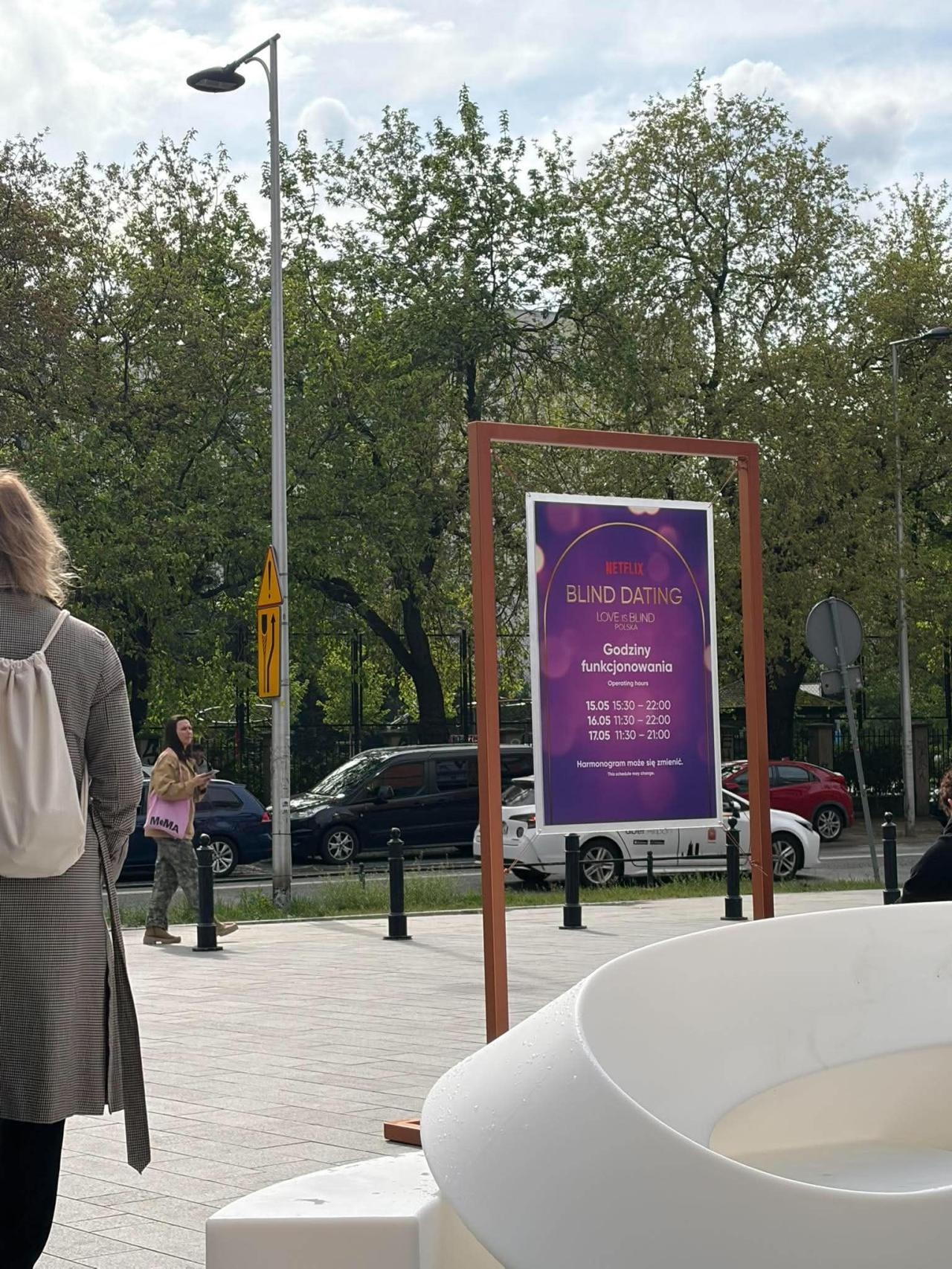 kabiny do randkowania z "Love is Blind" pod Elektrownią Powiśle w Warszawie | fot. Bartosz Pańczyk