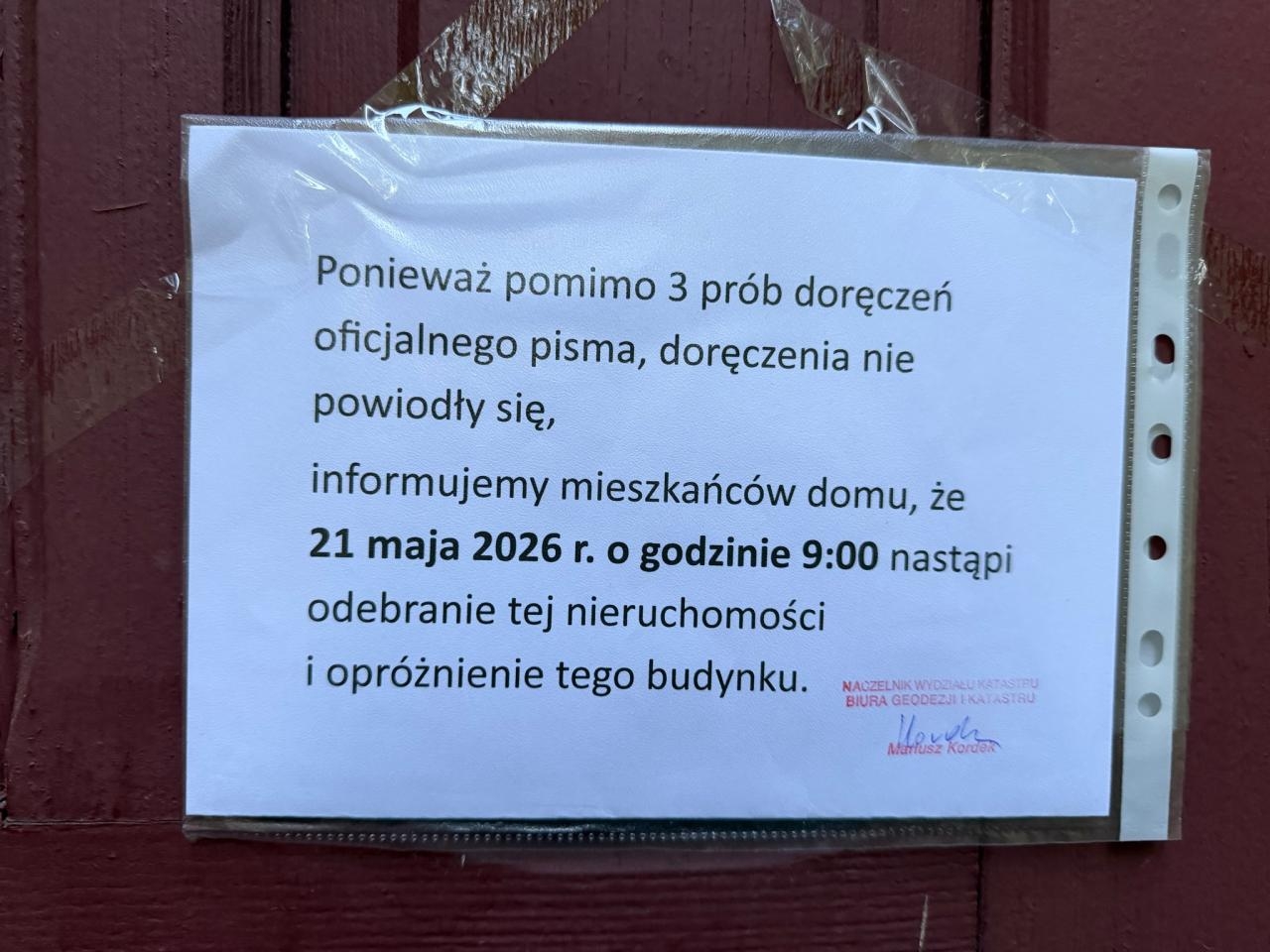 wiadomość o rozbiórce domu przy ul. Kuszników 27 w Warszawie. | fot. Cezary Lusiński/facebook