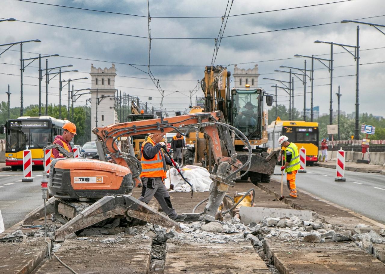 zdj. z budowy torowiska na Moście Poniatowskiego w Warszawie | fot. Tramwaje Warszawskie/facebook