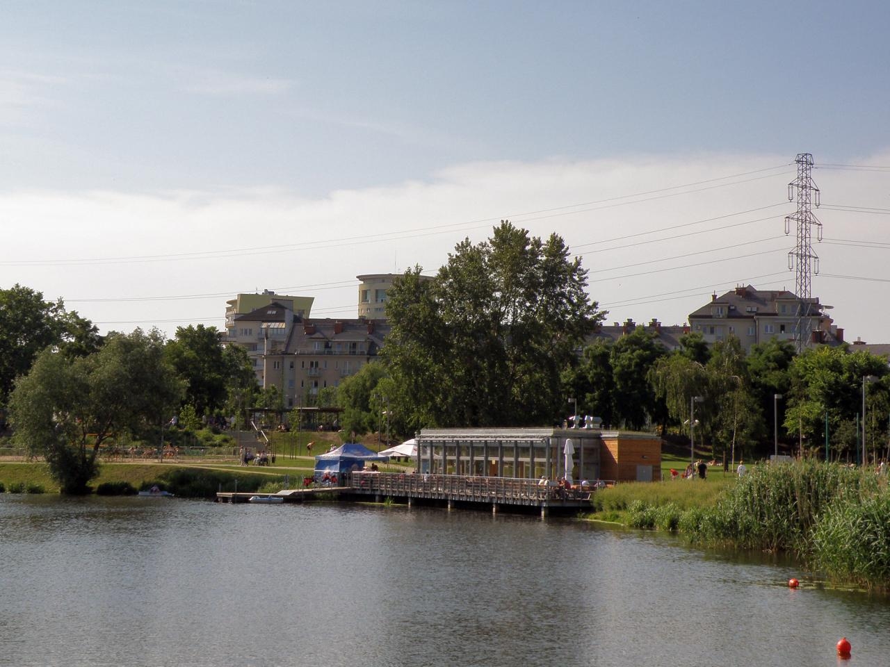 Park nad Balatonem w Warszawie | fot. Autorstwa Alina Zienowicz - Praca własna, CC BY 3.0, https://commons.wikimedia.org/w/index.php?curid=19930426