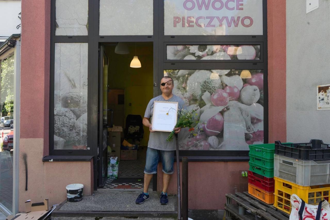 właściciel warzywniaka z Żoliborza przy ul. Dymińskiej 10 | fot. Barbara Jędrzejczyk - Radna Dzielnicy Żoliborz