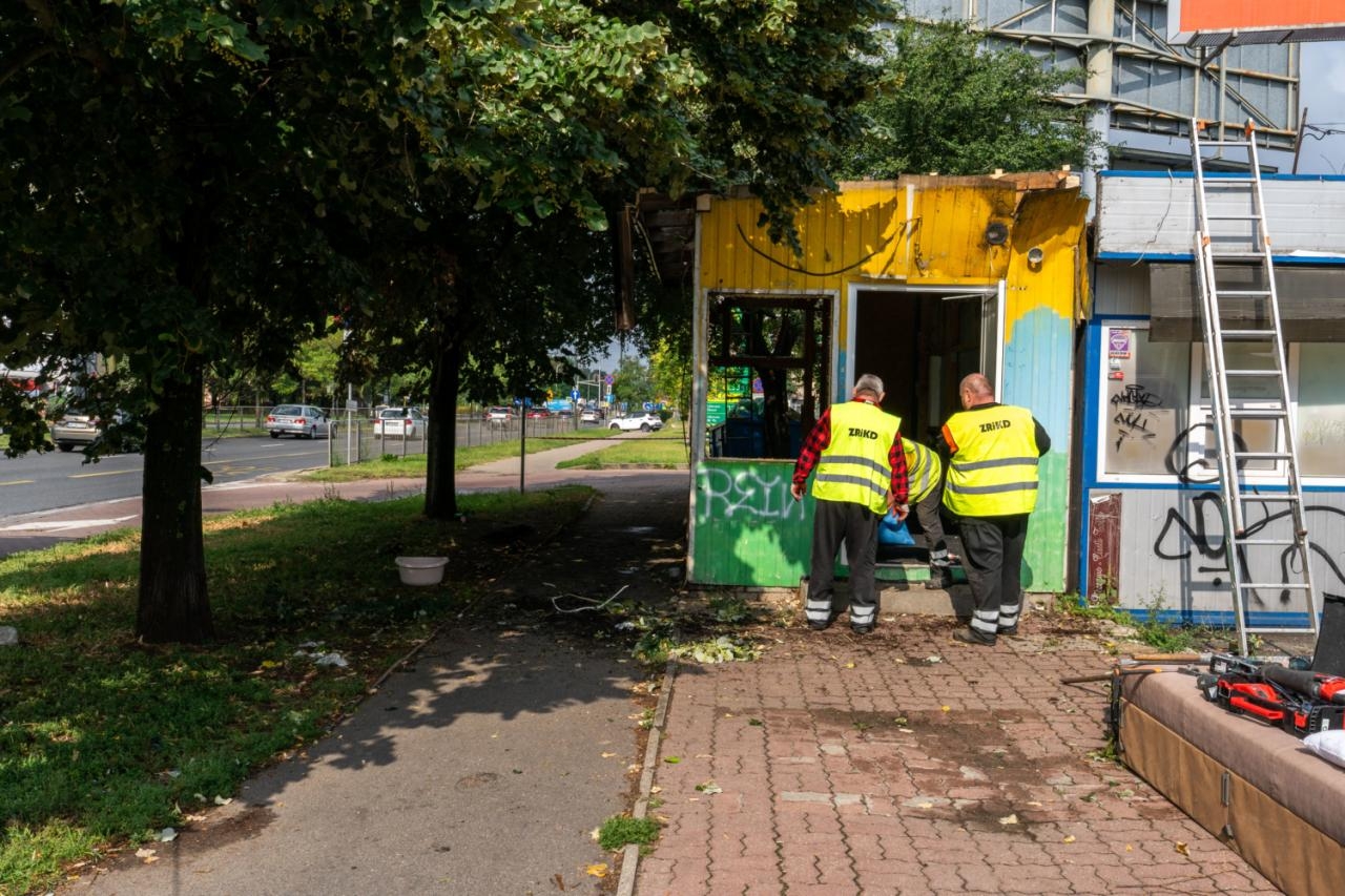 kiosk do rozbiórki przy Hali Kopińskiej | fot. zdm.waw.pl