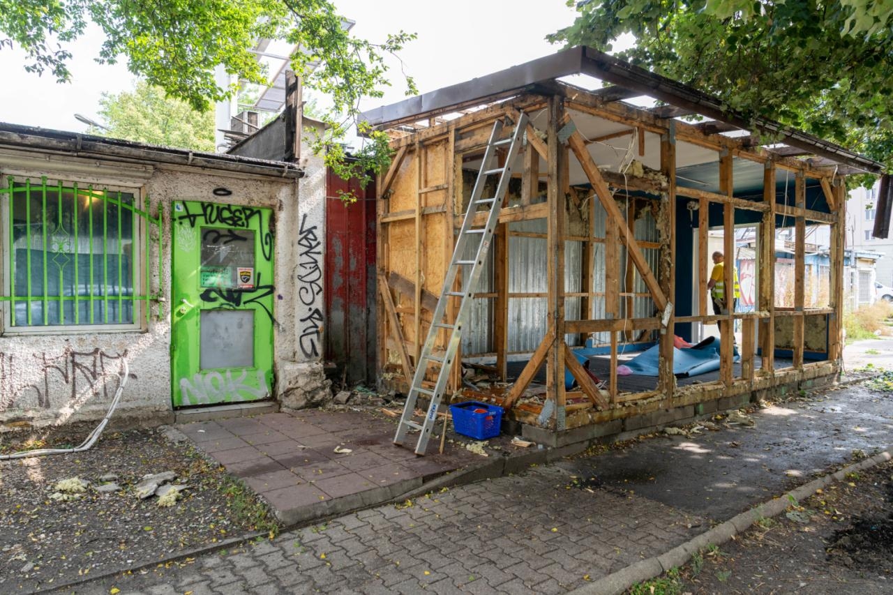 kiosk do rozbiórki przy Hali Kopińskiej | fot. zdm.waw.pl