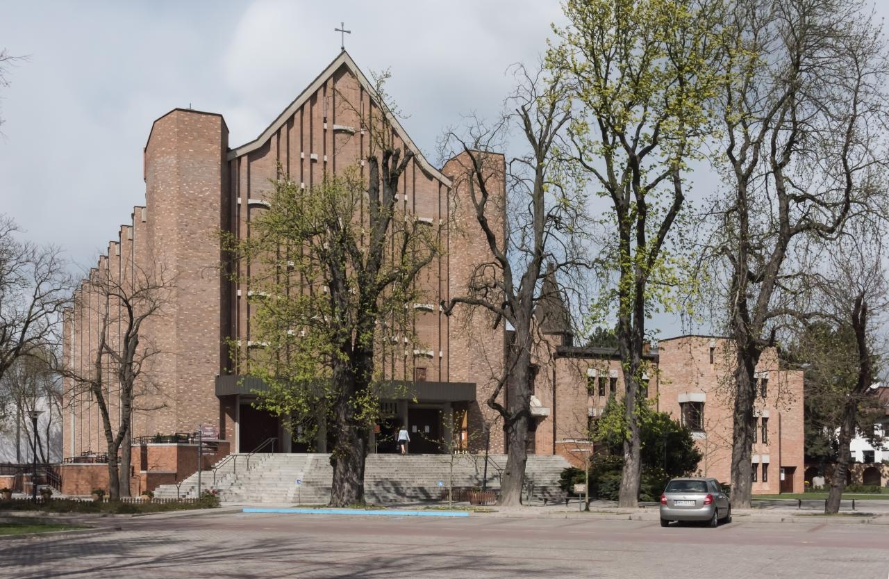 Klasztor Dominikanów na Służewiu w Warszawie | fot. Autorstwa Adrian Grycuk - Praca własna, CC BY-SA 3.0 pl, https://commons.wikimedia.org/w/index.php?curid=94915848